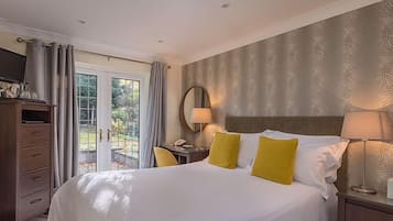 Individuell dekoriert, Schreibtisch, Bettwäsche