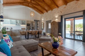 Superior Villa | 4 bedrooms, in-room safe, iron/ironing board, free WiFi - Tierra Olivo (Zakynthos)