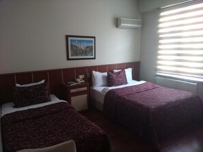 Double Room | In-room safe, desk, soundproofing, iron/ironing board - Yeni Hotel (Malatya)