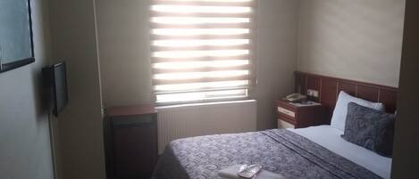 Doppelzimmer | Zimmersafe, Schreibtisch, schallisolierte Zimmer, Bügeleisen/Bügelbrett