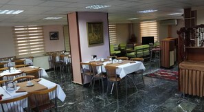 Tägliches inbegriffenes Frühstücksbuffet