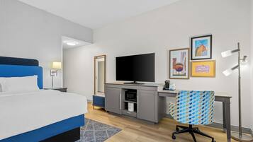 Room, 1 King Bed, Refrigerator & Microwave | WiFi (free), bed sheets