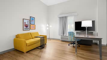Studio, 1 King Bed, Accessible, Bathtub (Mobility & Hearing) | Living area | LCD TV