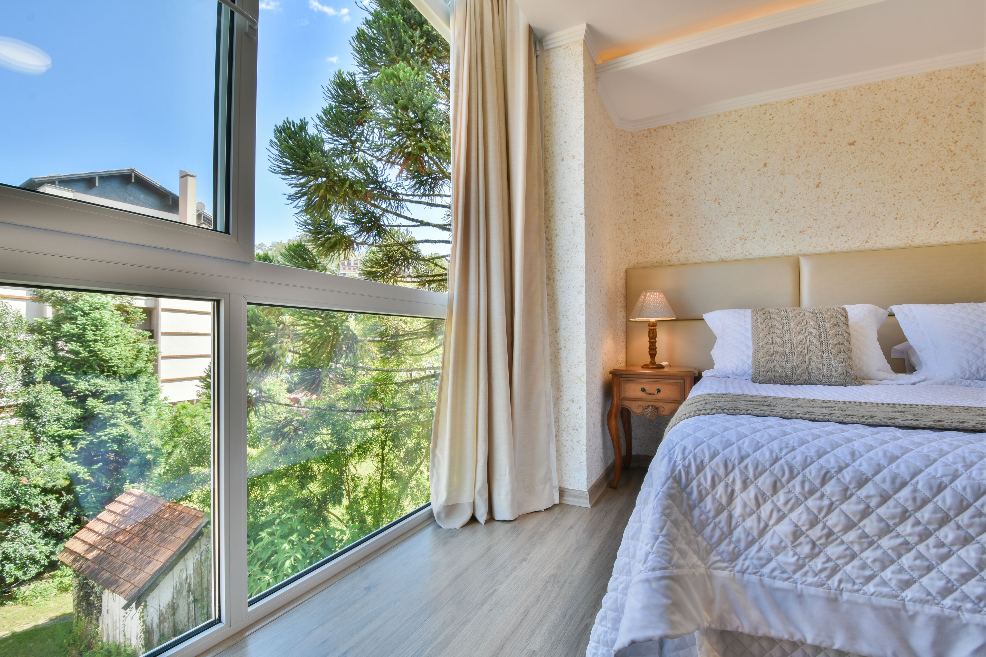 deluxe triple room | minibar, in-room safe, blackout curtains, soundproofing