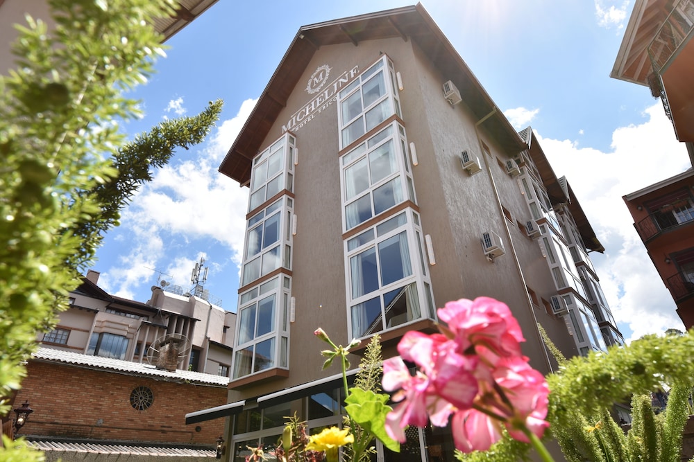 Micheline Hotel Tricot image