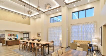 Hampton Inn & Suites Menomonie-UW Stout