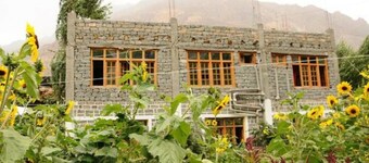 Maha Guest House