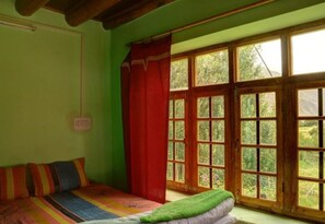 Deluxe Duplex, 1 Double Bed, Smoking | Rollaway beds, bed sheets - Maha Guest House (Leh)