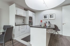 Penthouse, 2 Bedrooms | Private kitchen | Full-sized fridge, oven, stovetop, dishwasher - 5STARSTAY The Dublin City Centre Penthouse Suite (Dublin)
