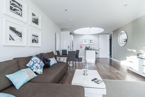 Penthouse - 2 sovrum | Vardagsrum | Platt-tv och surfplatta