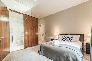 Premier Apartment, Private Bathroom - William Butler Yeats Suite - hiphipstay (Dublin)