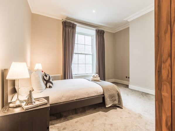 Premier Apartment, Private Bathroom | Premium bedding