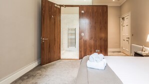 Room - William Butler Yeats Suite - hiphipstay (Dublin)