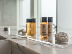 Apartment, Private Bathroom | Bathroom - The Michael Collins Suite - hiphipstay (Dublin)