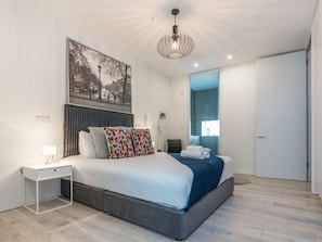 4 bedrooms, premium bedding, bed sheets