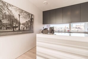 Apartment, Private Bathroom | Private kitchen