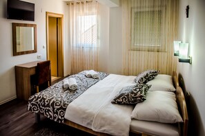 Double or Twin Room | Iron/ironing board, free cots/infant beds, free WiFi, bed sheets - Hotel Villa Monaco (Citluk)