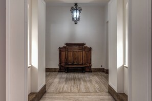 Property entrance - Operà Suites Roma (Rome)