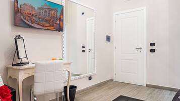 Premium bedding, minibar, in-room safe, desk