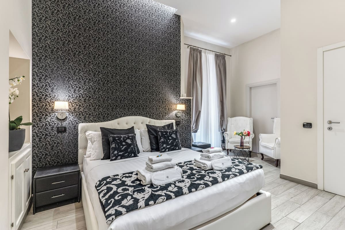 Classic Double Room, 1 Queen Bed | Premium bedding, minibar, in-room safe, desk