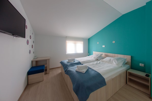 Classic Double Room (Green) | Skrivebord, skrivebord for bærbar PC, lydisolert og wi-fi (inkludert)