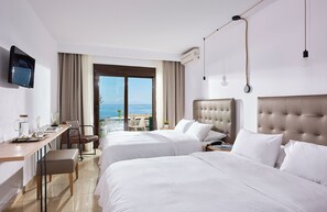 ベビーベッド (無料)、WiFi (無料)、ベッドシーツ