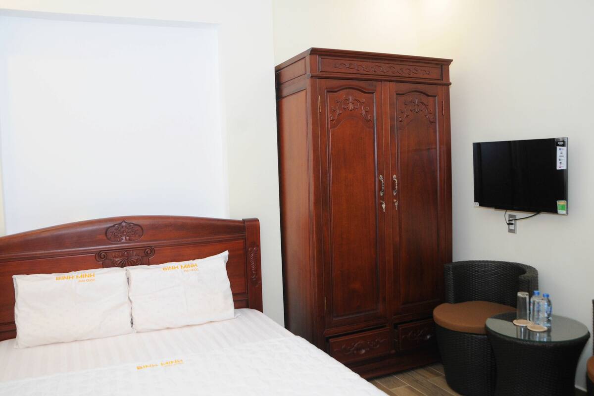 In-room safe, desk, iron/ironing board, rollaway beds