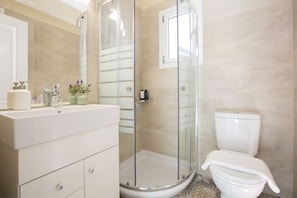 Villa | Bathroom
