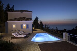 Seasonal outdoor pool - Boo Premium Living Villas (Lefkada)