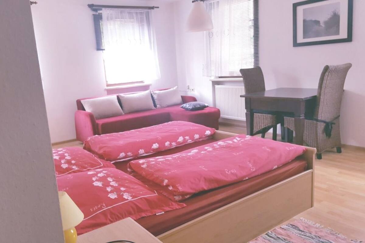 Basic Triple Room, Terrace, Mountainside (Dachgeschoss) | Desk, iron/ironing board (on request), cots/infant beds, free WiFi