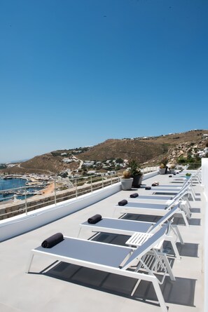 Sun deck - Tourlos Bay Villas Mykonos (Mykonos)