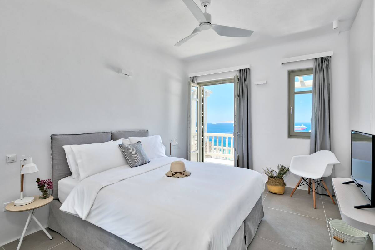 Villa Grace with Shared Pool | 4 Bedrooms | 고급 침구, 오리/거위털 이불, 메모리폼 침대, 객실 내 금고