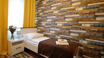 Design-Zweibettzimmer, 2 Einzelbetten, Nichtraucher, Badewanne | 1 Schlafzimmer, Allergikerbettwaren, individuell dekoriert