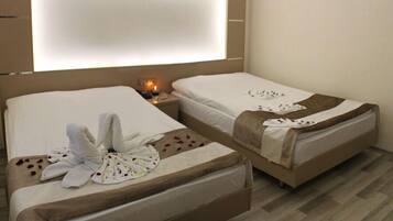 Desk, soundproofing, free WiFi