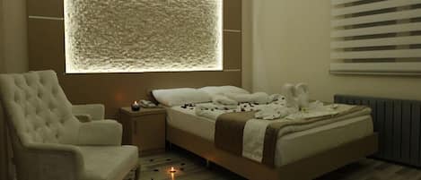 Skrivebord, lydisolert og wi-fi (inkludert)