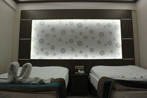 Camera con letto matrimoniale o 2 letti singoli | Una scrivania, insonorizzazione, Wi-Fi gratuito