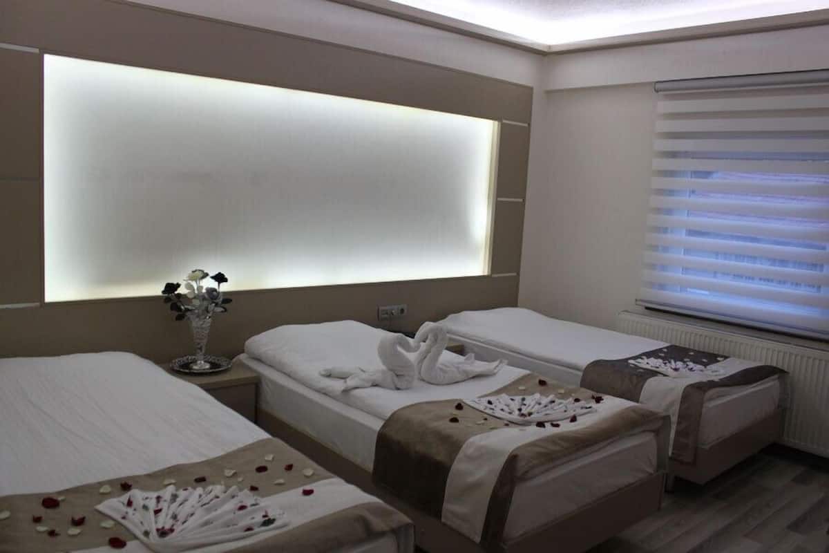 Triple Room | Desk, soundproofing, free WiFi