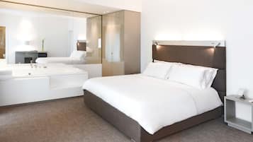 Deluxe Double Room, 1 King Bed, Jetted Tub | 1 bedroom, premium bedding, free minibar, in-room safe