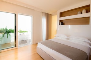 Premium bedding, free minibar, in-room safe, desk - Dilman Luxury Stay (Bari)