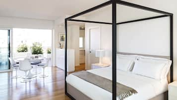 Suite, terraza | Ropa de cama de alta calidad y minibar con artículos gratuitos