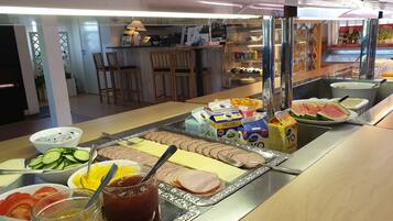 Daily buffet breakfast (SEK 149 per person)