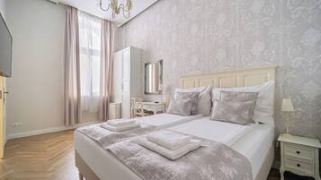 Quarto standard, 1 cama de casal | 1 quarto, cofres nos quartos, escrivaninha, Wi-Fi de cortesia