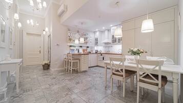Fridge, microwave, espresso maker, coffee/tea maker