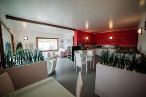 Área de estar no saguão