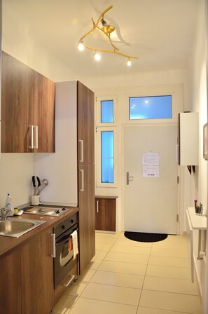 Standard Apartment, 1 Bedroom | Private kitchen