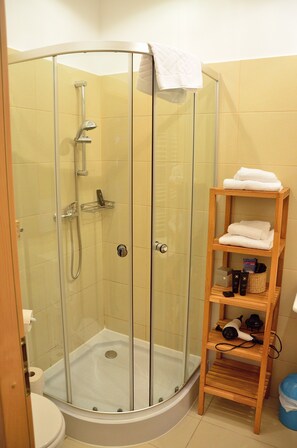 Standard Apartment, 1 Bedroom | Bathroom