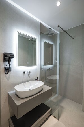 1 bedroom, minibar, in-room safe, desk - Arel Hotel (Sarandë)