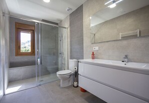 Apartment, Accessible, Private Bathroom (Accesible ) | Bathroom