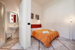 Estudio | Ropa de cama de alta calidad y escritorio