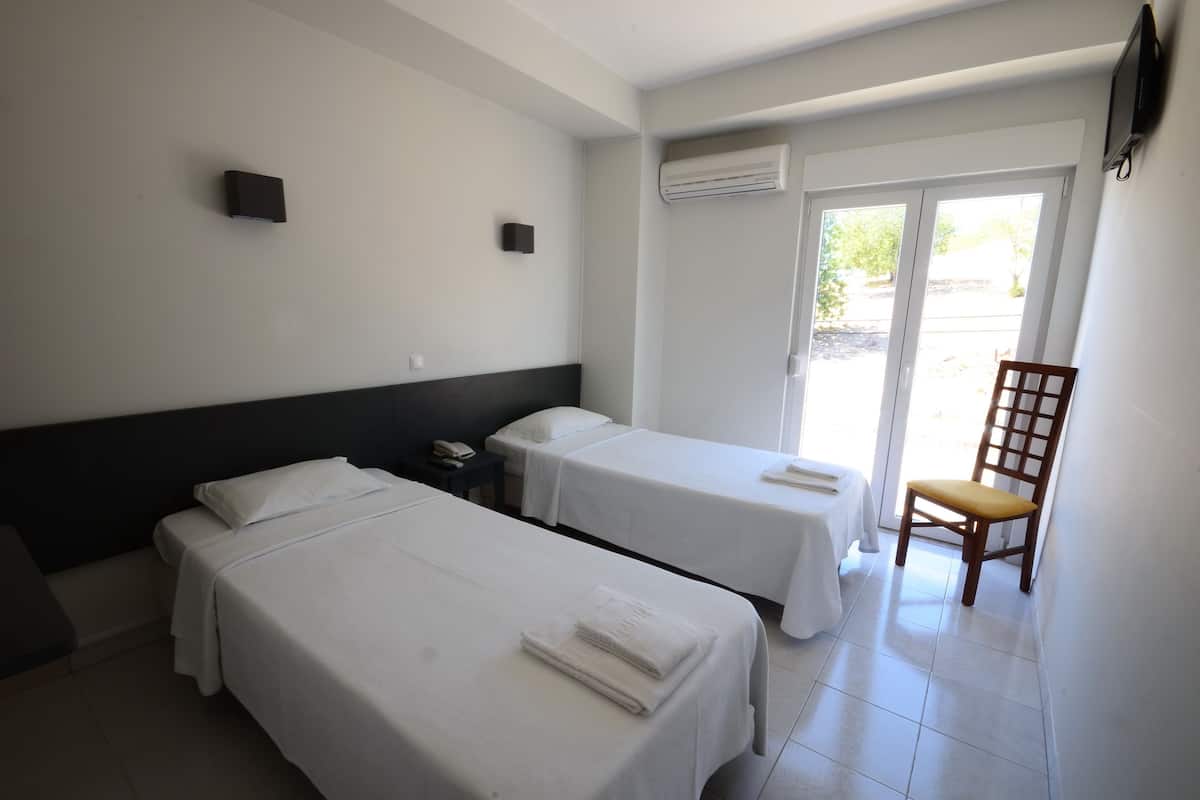 Desk, free WiFi, bed sheets